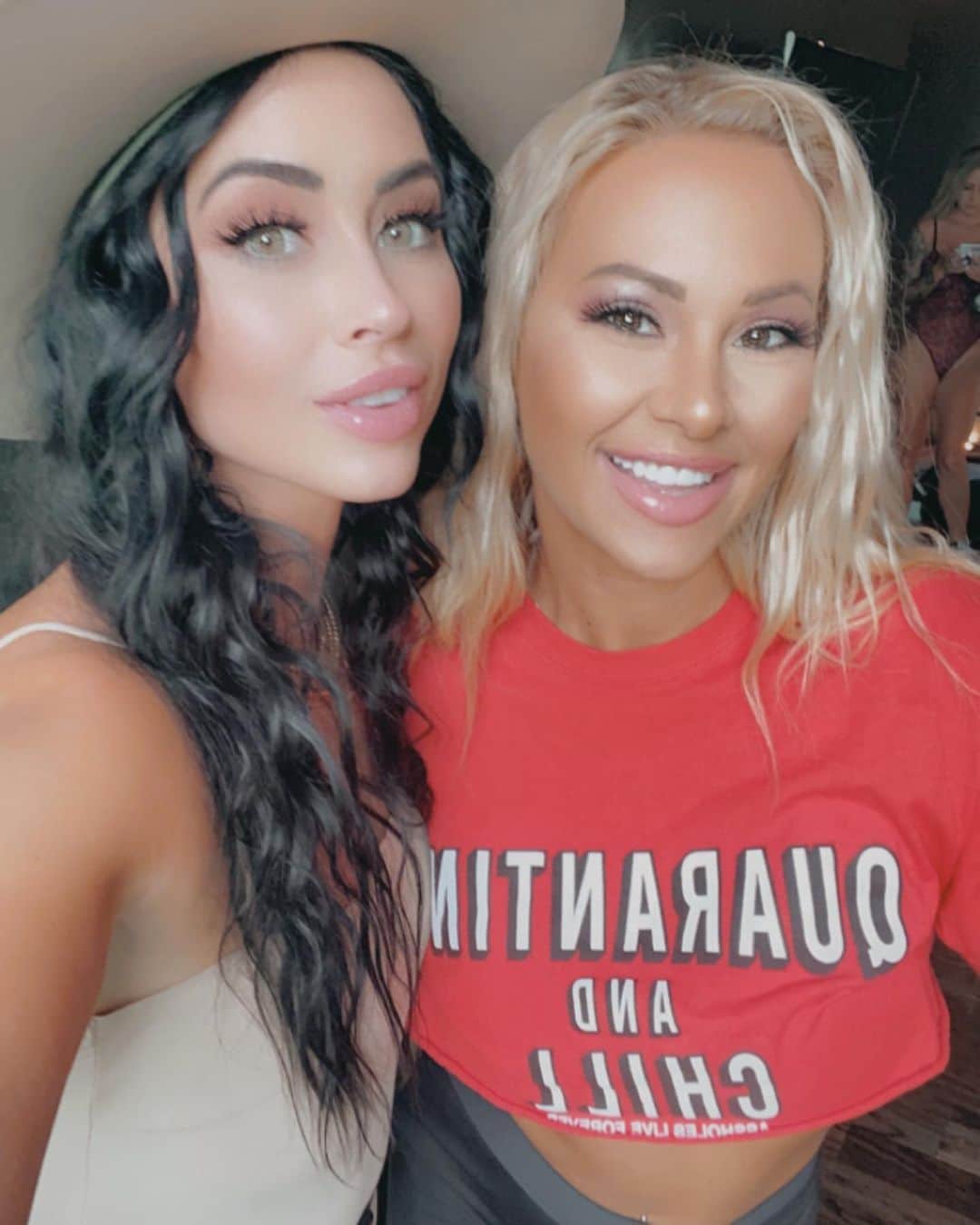 Kindly Myersのインスタグラム：「Total babe @haleyjade__ @tfhnashville」