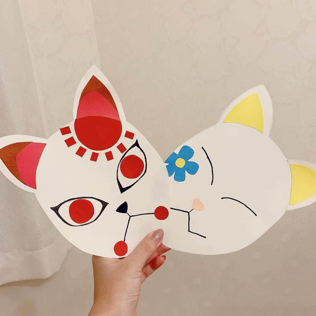 町田亜里香のインスタグラム：「始まりました…誕生日の飾り作り…🤔⭐︎ 今年は鬼滅…絵が下手だから お面で失礼👺笑 . . #鬼滅の刃 #鬼滅の刃イラスト  #誕生日飾り付け #壁面製作 #壁面  #鬼滅お面 #お面 #クラフト」