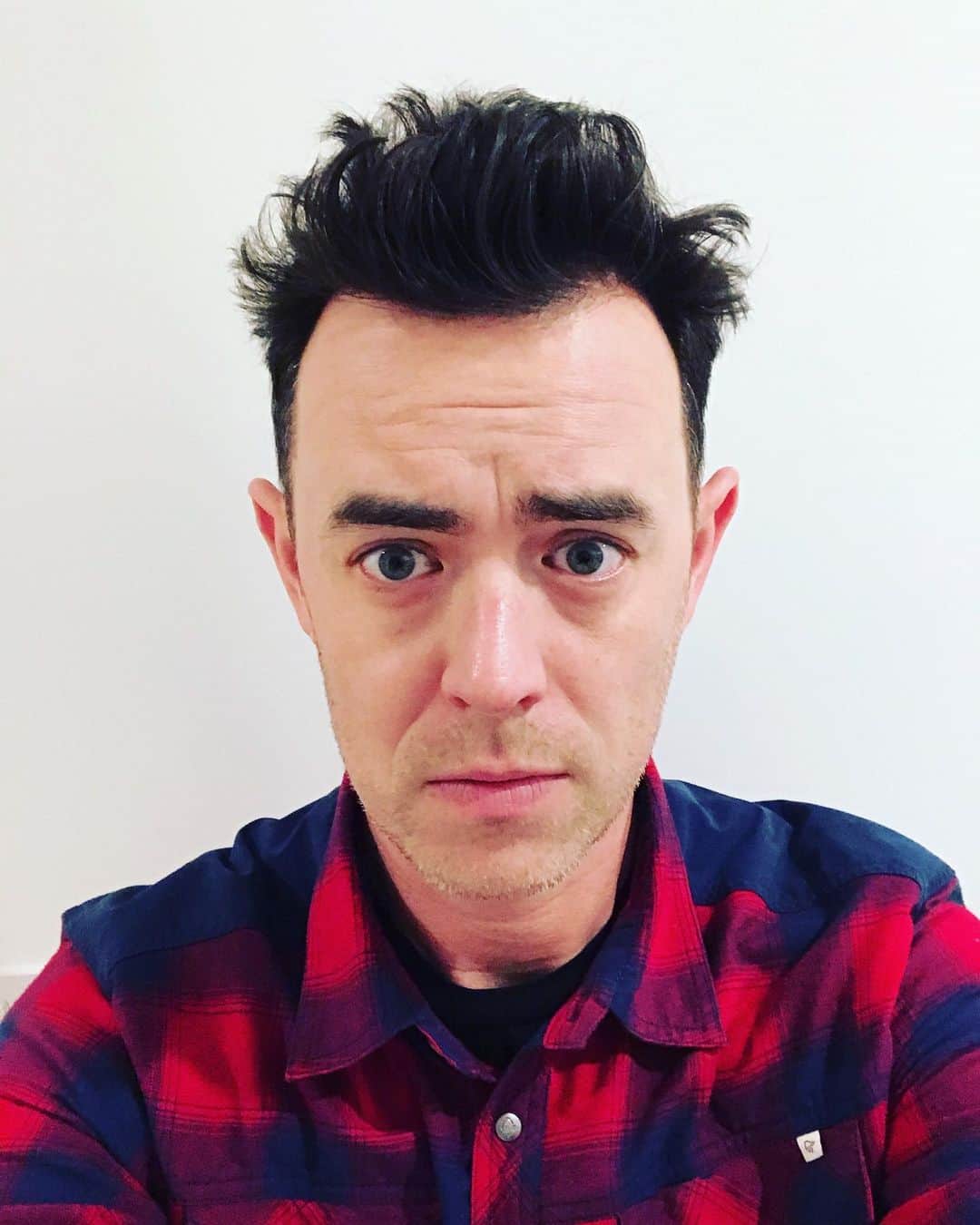 コリン・ハンクスのインスタグラム：「This picture is from January. Feels like a decade ago.」