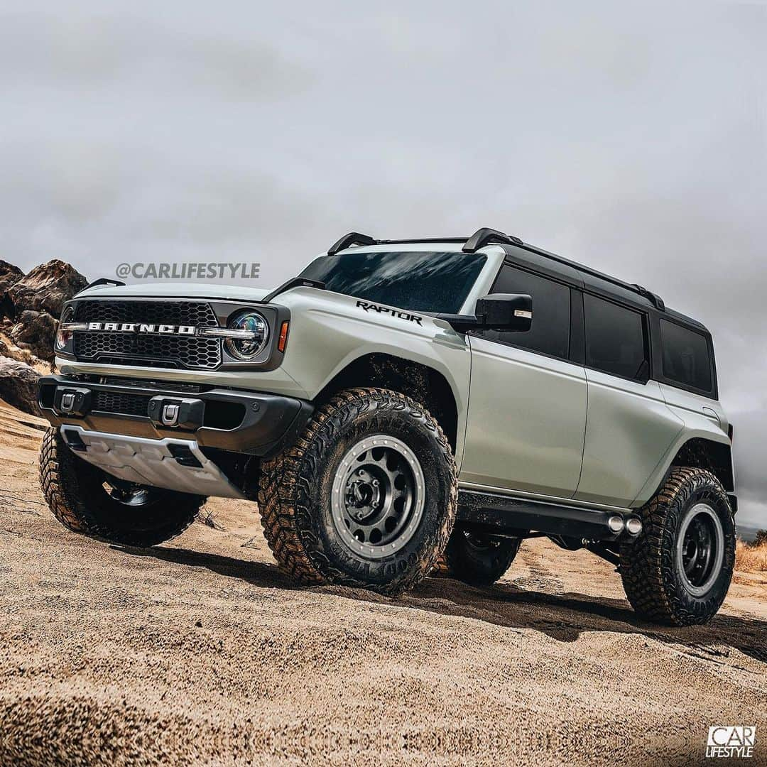 CARLiFESTYLEさんのインスタグラム写真 - (CARLiFESTYLEInstagram)「#WhatIF 2022 Ford Bronco RAPTOR with a 460hp 5.0L V8, side exit dual exhaust and a wider body. What do you think? 🤔 Photo design by @carlifestyle #carlifestyle #broncoraptor #bronco #ford」8月3日 23時58分 - carlifestyle