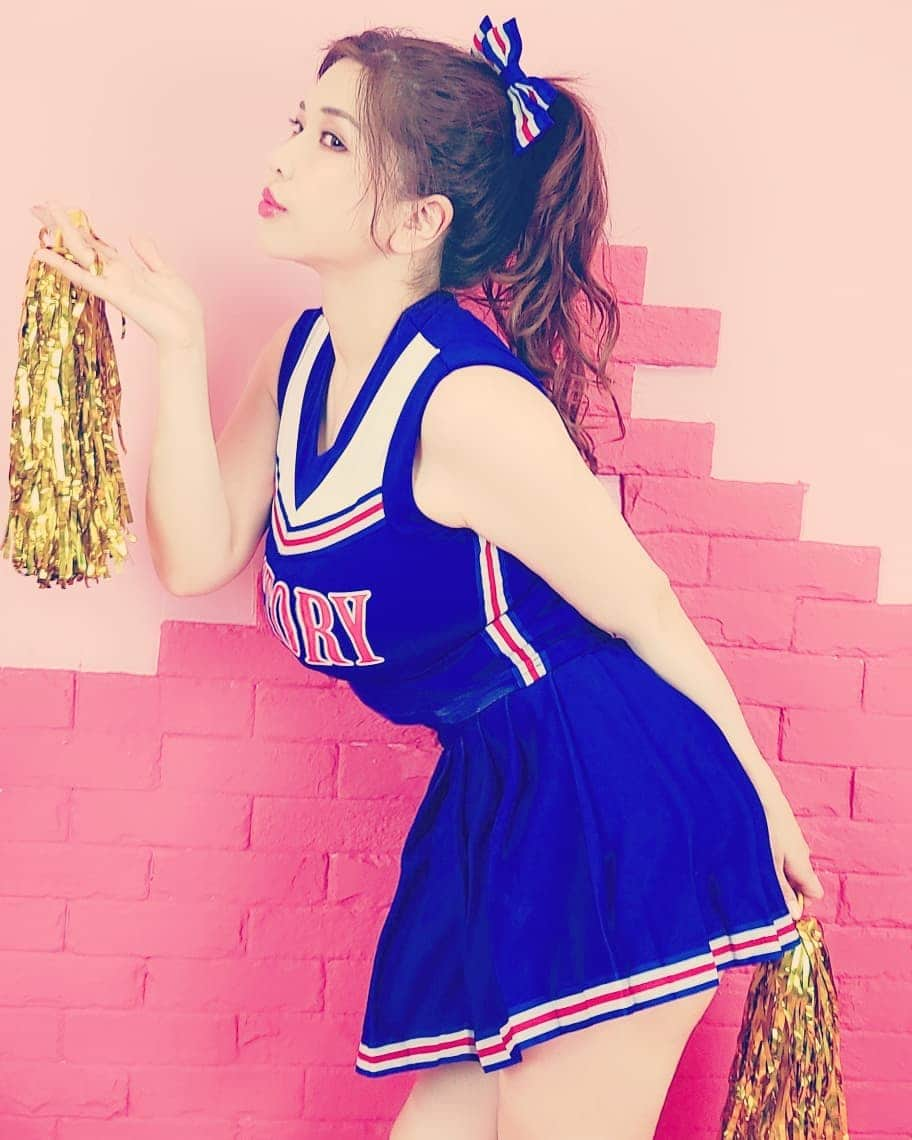 沖田杏梨さんのインスタグラム写真 - (沖田杏梨Instagram)「Anybody needs a super cheer for you?? 応援されたい人がいると聞きまして。体張りました🎊🎊  For more cheer?? Sub my  https://onlyfans.com/anriokita_real #cheerwoman #anriokita」8月3日 23時56分 - anri_okita