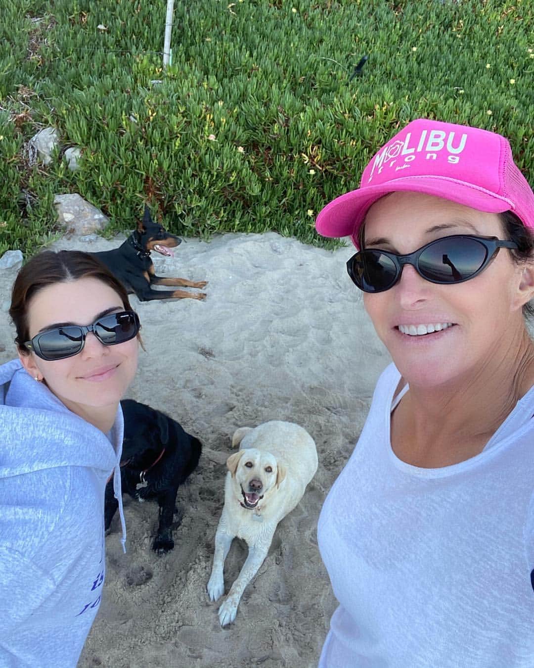 Caitlyn Jennerさんのインスタグラム写真 - (Caitlyn JennerInstagram)「Fun weekend with Kendall letting the dogs run on the beach - they loved it!」8月4日 0時05分 - caitlynjenner