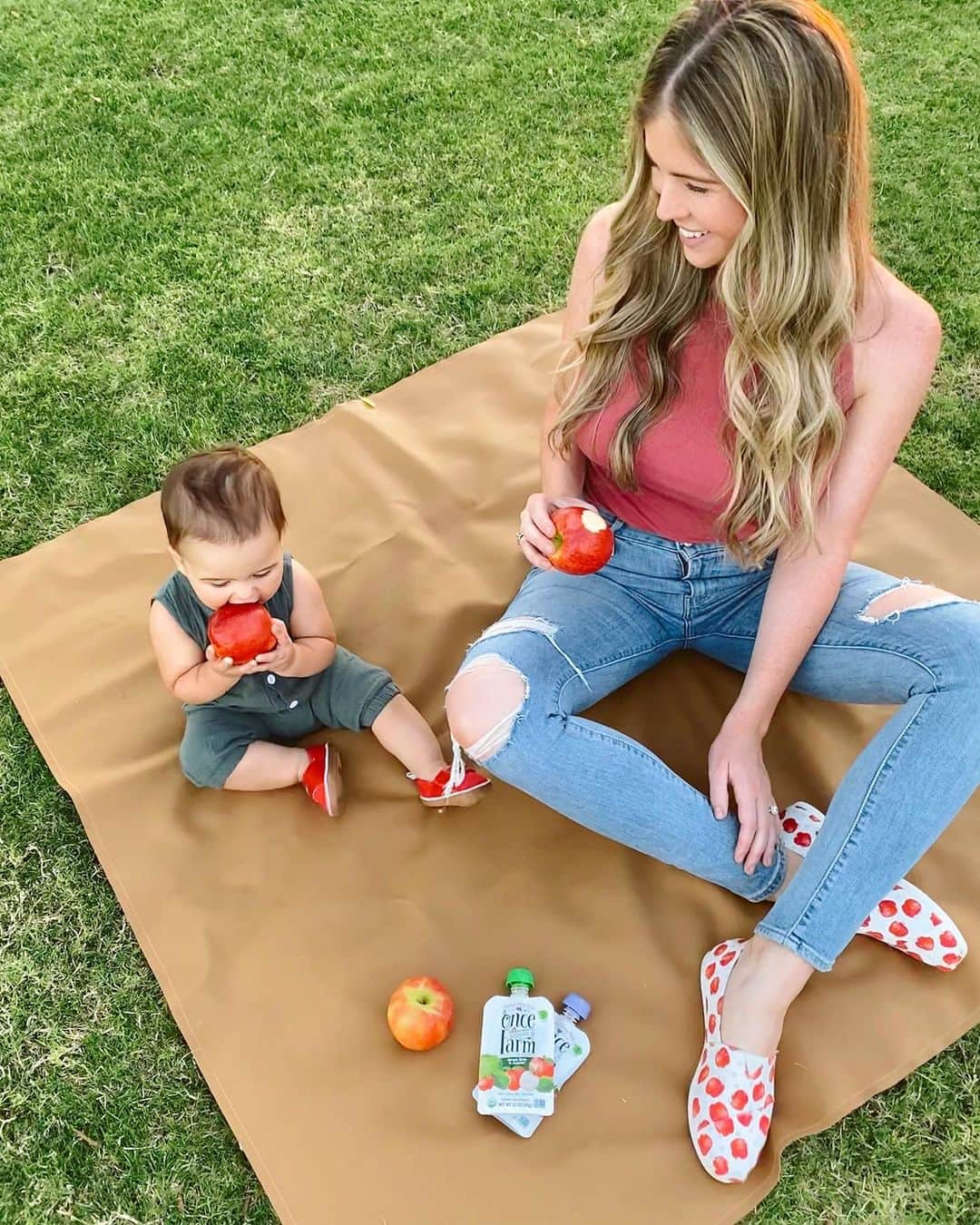 carlyのインスタグラム：「We are so excited to share the new @toms x @onceuponafarm collection 🍎🌱   #TOMSxOnceUponaFarm, a limited edition shoe collaboration inspired by a shared commitment to a healthier, happier tomorrow for the next generation.  Every purchase helps to support organizations that are dedicated to providing children with a healthy start, like Save the Children.  For a limited time, enjoy 20% off your #onceuponafarm order with code FRESHPICK20.   #ofarmpartner #farmmama」
