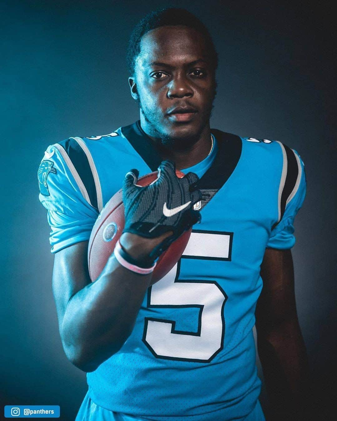 NFLさんのインスタグラム写真 - (NFLInstagram)「First look at @teddyb_h2o in Carolina blue. (via @panthers)」8月4日 0時31分 - nfl