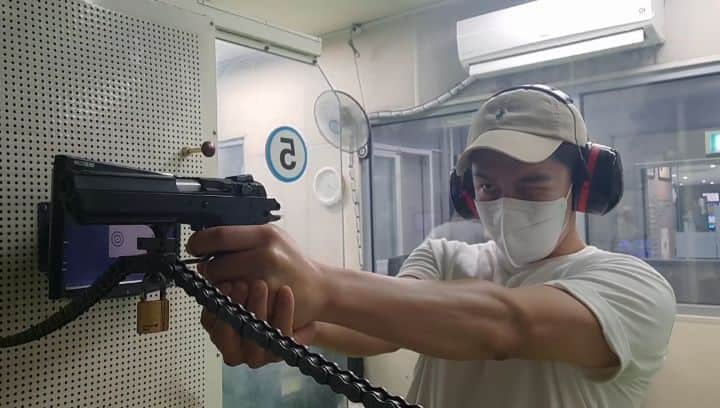 ハイトップのインスタグラム：「#권총사격🔫 빵야🔫재밌다 #베이비디이글」