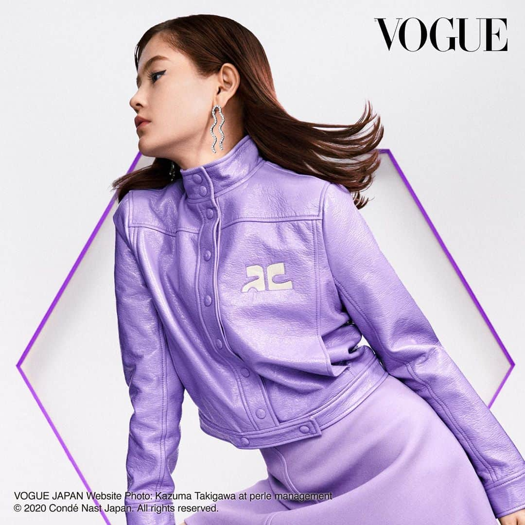 emmaさんのインスタグラム写真 - (emmaInstagram)「@voguejapan 💜  Photographer : Kazuma Takigawa Stylist : Shizuka Yoshida Hair : Shotaro Make : Toru Sakanishi」8月4日 0時50分 - okss2121