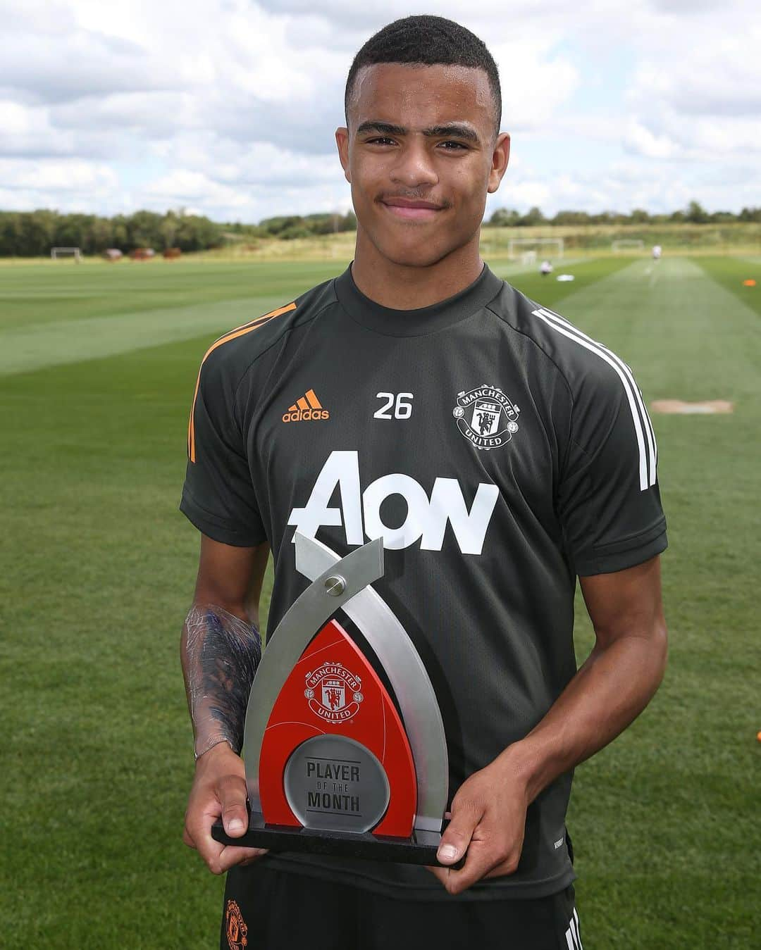 マンチェスター・ユナイテッドさんのインスタグラム写真 - (マンチェスター・ユナイテッドInstagram)「There he is 😍 #MUFC #MasonGreenwood 🏆」8月4日 1時00分 - manchesterunited