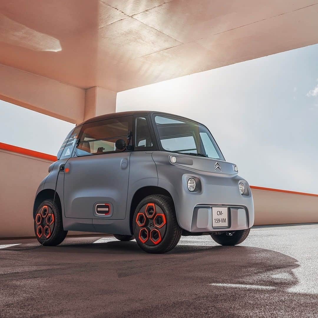 Citroënのインスタグラム：「With Citroën Ami - 100% ëlectric and its 2.41m length, urban mobility is even more accessible! Parking anywhere is now possible. Odrer yours online! #CitroënAmi #ËlectricforAll #InspirëdbyYouAll #Mobility #UrbanMobility #Urban #Car #Instacar #CarofInstagram #Lifestyle #Electric #Design #City #fashion」