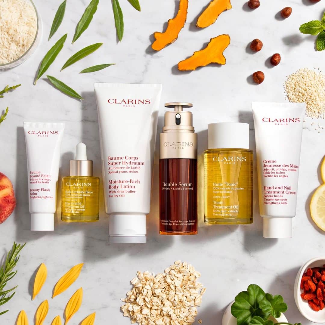 ClarinsUKさんのインスタグラム写真 - (ClarinsUKInstagram)「❤️MEET YOUR MOST LOVED ❤️ Trusted by our customers for decades, discover the products that you can’t live without.  Which is your most loved Clarins product? Tell us in the comments 👇🏼  #MeetYourMostLoved #Clarins」8月4日 1時03分 - clarinsuk