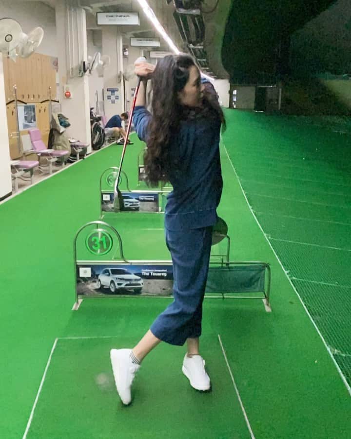 リジ のインスタグラム：「💙」