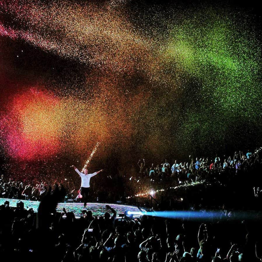 Coldplayさんのインスタグラム写真 - (ColdplayInstagram)「3 August 2016 The Palace Of Auburn Hills, Detroit 📷 Geena D (uploaded to the Coldplay Timeline) #Coldplay #AHFODtour」8月4日 1時45分 - coldplay