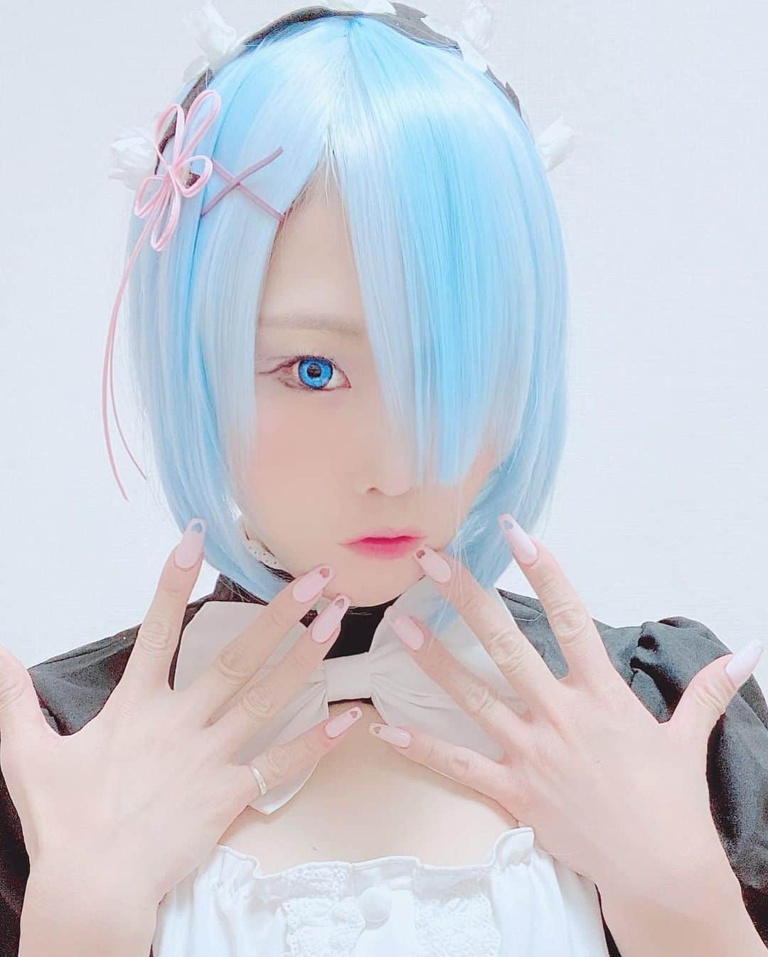 RINGOのインスタグラム：「💙💙💙 #リゼロ 2ndシーズンはじまったね✨ #レムコスプレ #リゼロレム  • #rezero  #rezerokarahajimeruisekaiseikatsu #rezerocosplay • #costume #cosplay #anime #90s #80s #japanese #asiangirl #asian #japan #kawaii #tokyo #harajuku #shibuya」