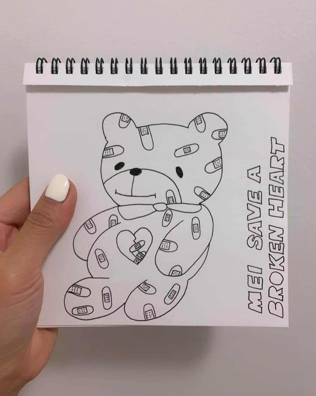 Mei Kawajiriさんのインスタグラム写真 - (Mei KawajiriInstagram)「I drew for u 🤍Who is next ❔❔❔ #Nailsbymei 🩹🩹🩹」8月4日 11時43分 - nailsbymei