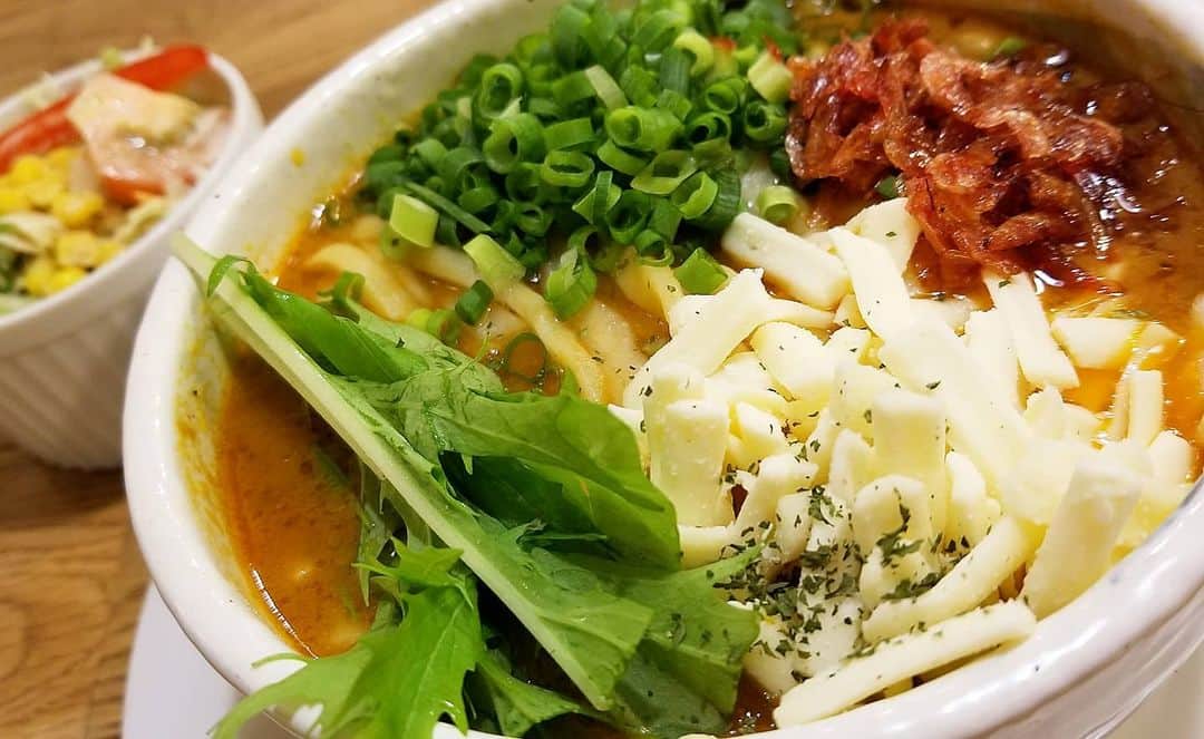 石関友梨のグルメインスタ