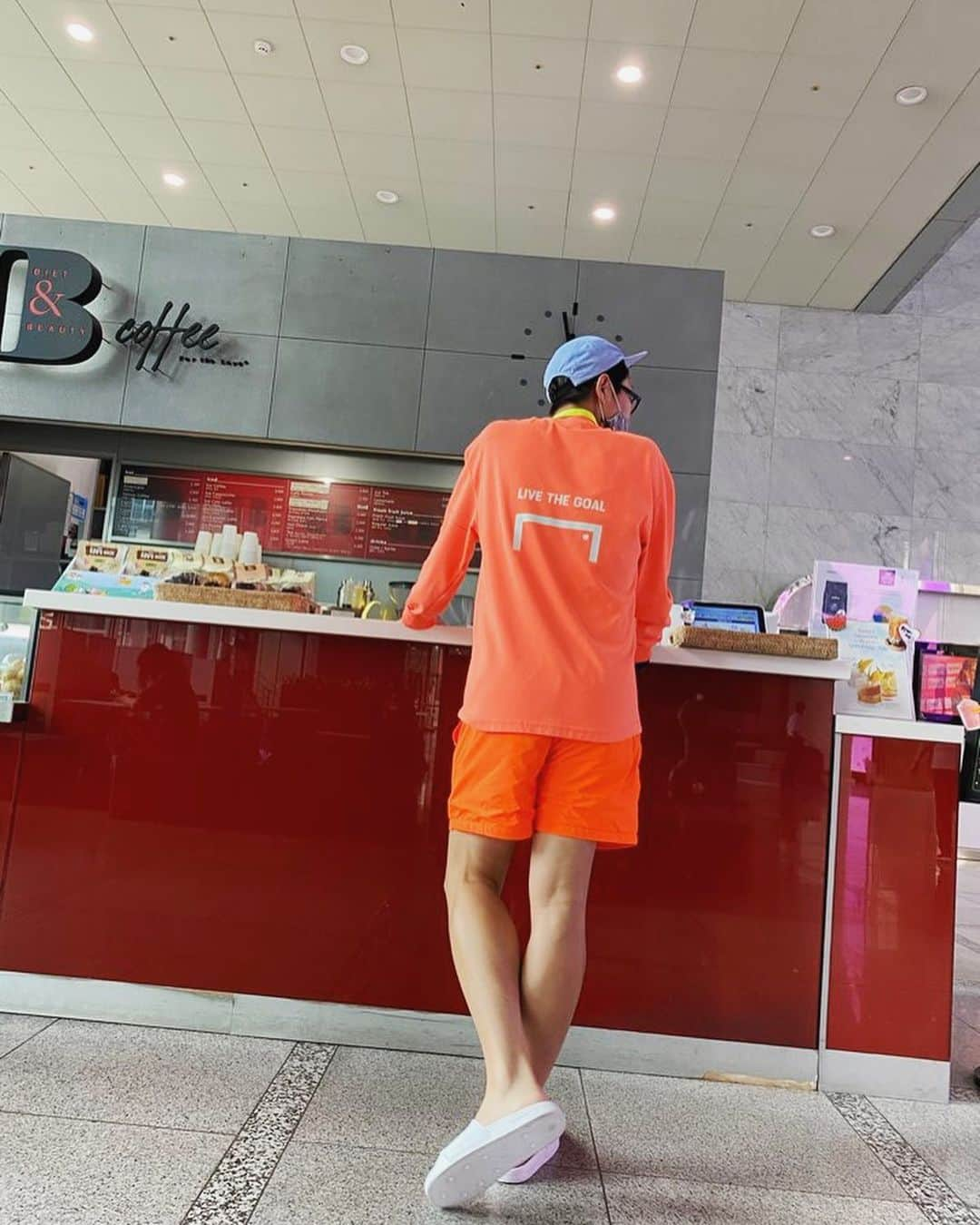 キム・ヨンチョルさんのインスタグラム写真 - (キム・ヨンチョルInstagram)「날씨가 이럴땐 #orange #style #ootd 입고 수박주스지! 👍」8月4日 12時05分 - luxekim