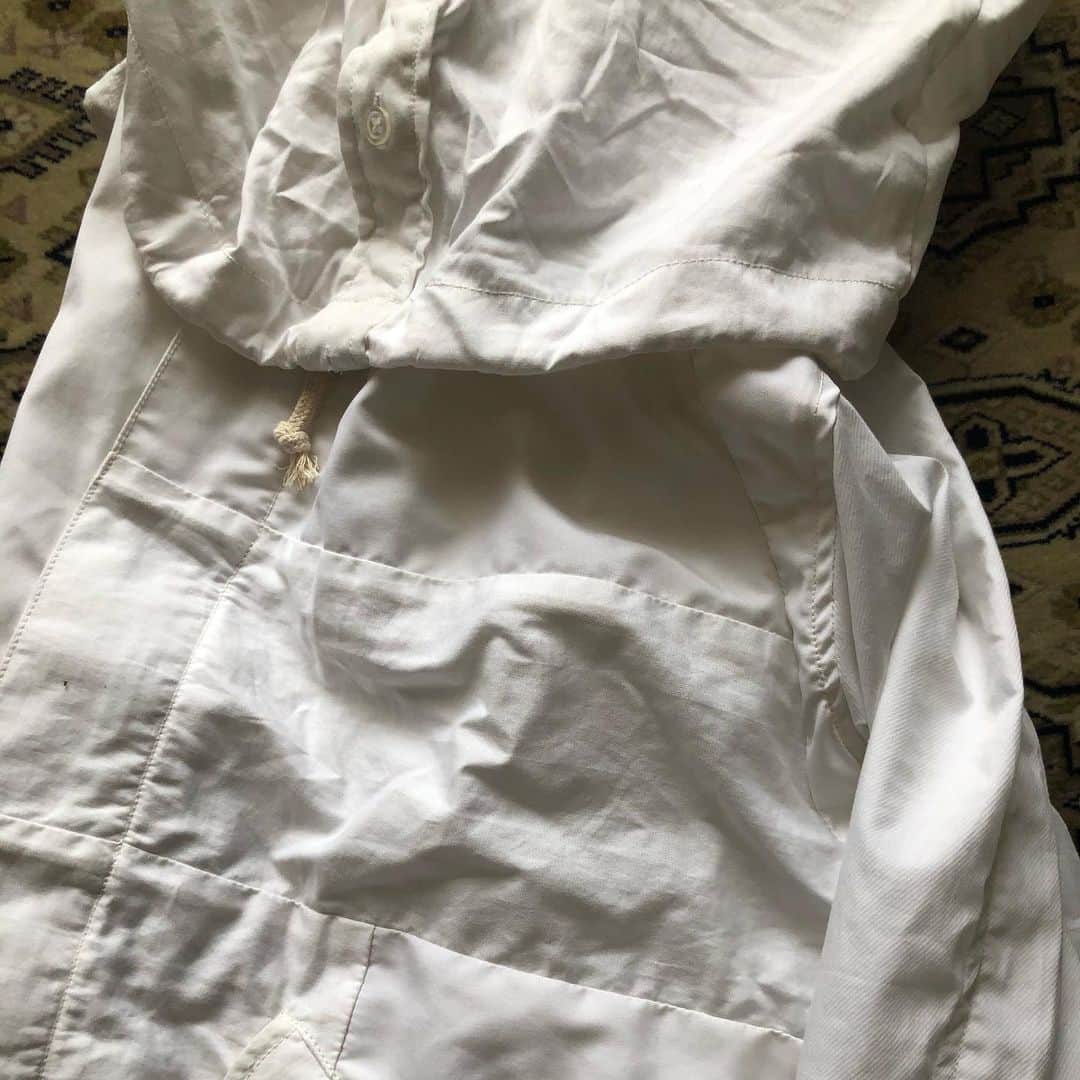 トーキングアバウトジアブストラクションさんのインスタグラム写真 - (トーキングアバウトジアブストラクションInstagram)「SNOW PARKA by Old White Shirt.  Our next seasons item.  @seeds_design   #remake #reborn #white #offwhite」8月4日 12時09分 - seeds_design
