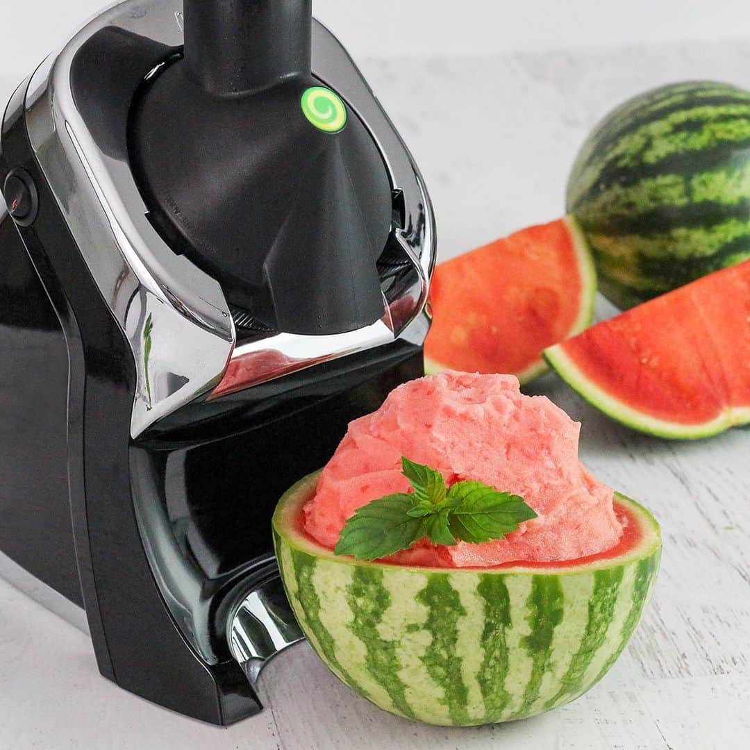 Yonanasのインスタグラム：「🍉Happy National Watermelon Day! 🍉 Yes, you can turn frozen watermelon into Yonanas. Make it with bananas for a creamier nice cream consistency or just run it through by itself for an easy watermelon granita sorbet! ⁠」