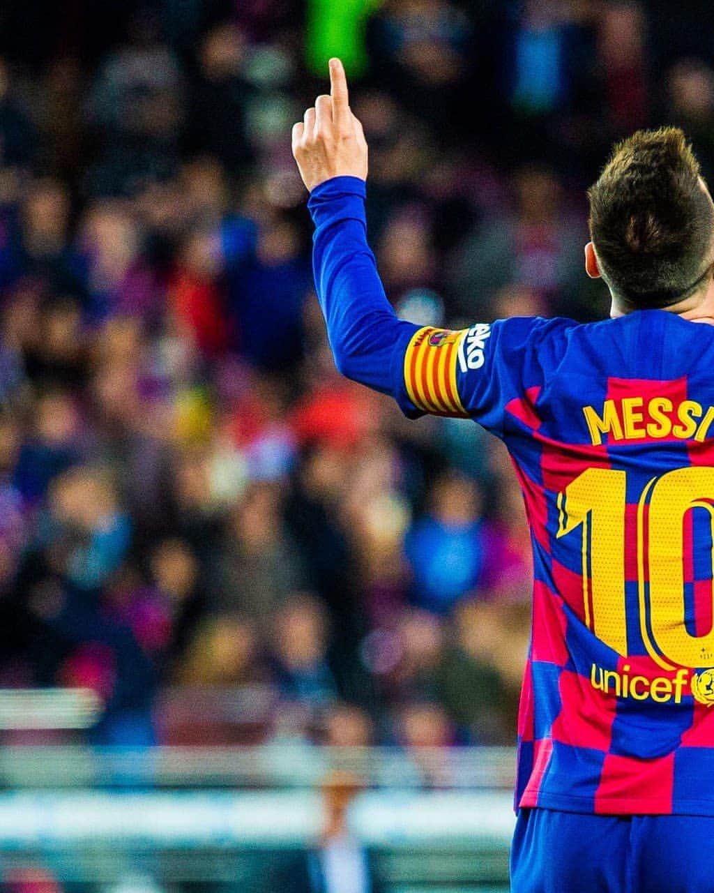 FCバルセロナさんのインスタグラム写真 - (FCバルセロナInstagram)「🔙 #OnThisDay  August 3, 2008 For the very first time, @leomessi donned the Barça #🔟. 🐐 The rest is history.  😍Un día como hoy Messi vistió por primera vez el dorsal 10 del Barça 💙❤️ Un dia com avui Messi va estrenar el dorsal 10 del Barça」8月4日 4時05分 - fcbarcelona