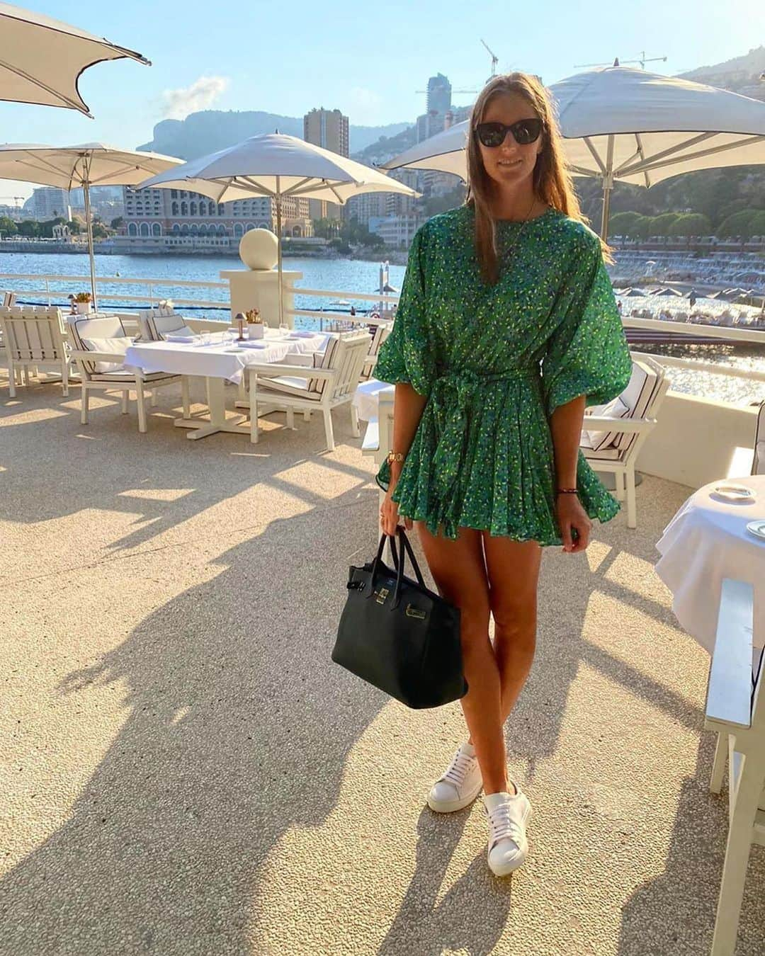 WTA（女子テニス協会）さんのインスタグラム写真 - (WTA（女子テニス協会）Instagram)「💚💚 #HomeCourt @karolinapliskova ・・・ 1️⃣ or 2️⃣? . . #dilemma」8月4日 4時06分 - wta