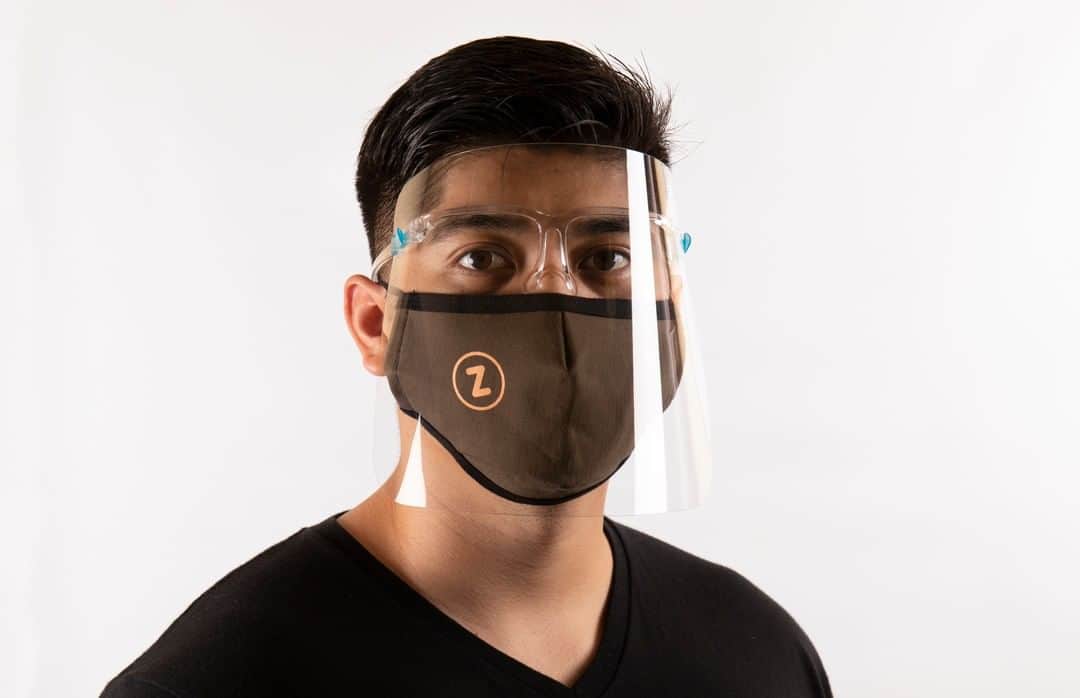 のインスタグラム：「#ZipMask down, #FaceShield up. We offer these #ZippysEssentials because our #aloha for you never stops. Order on our mobile app or Zippys.com and remember to select ASAP pickup.」