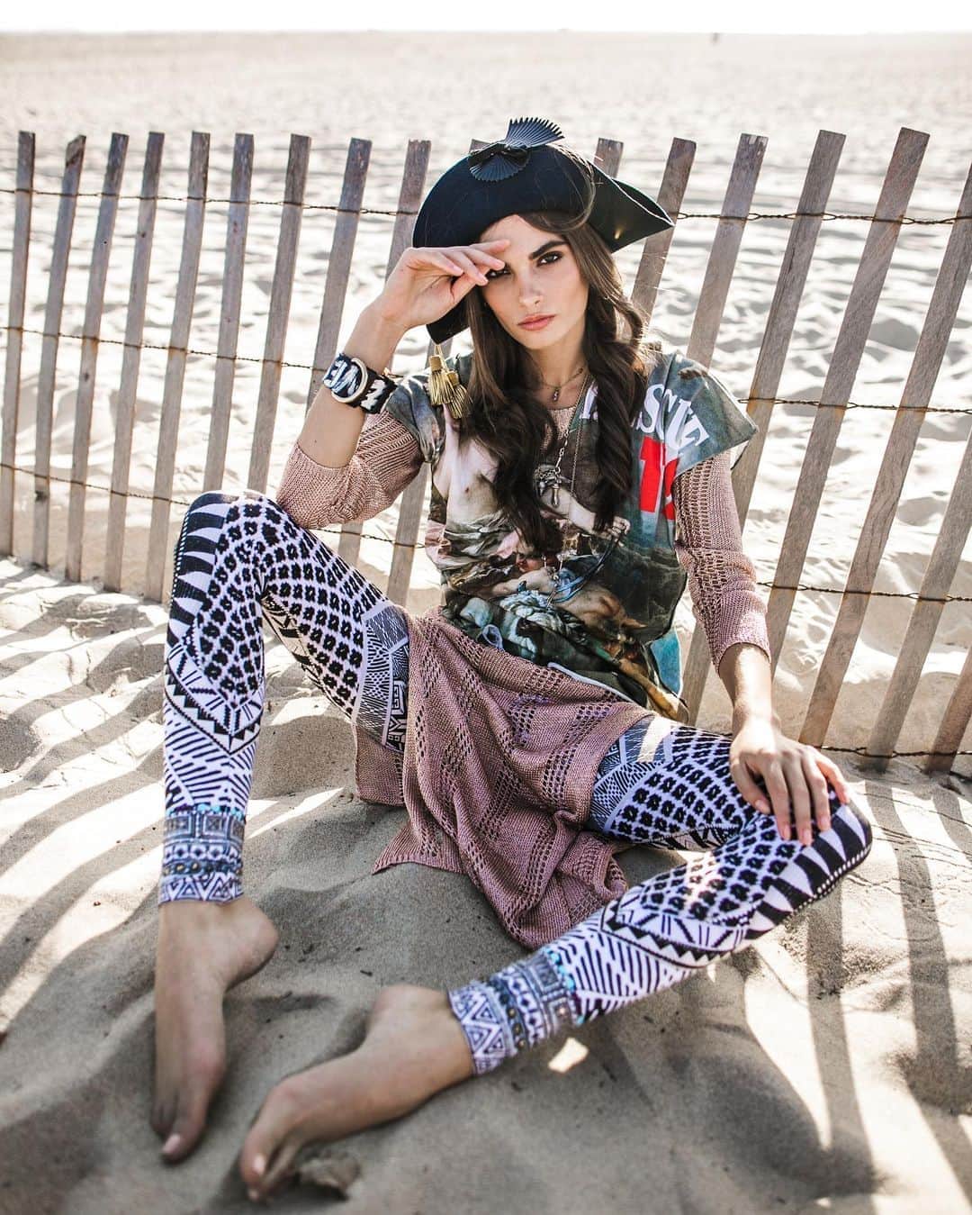 Samuel Lippkeのインスタグラム：「Treasure Island  ⛏💰🔭🏝🛶🌊🏴‍☠️🕯」