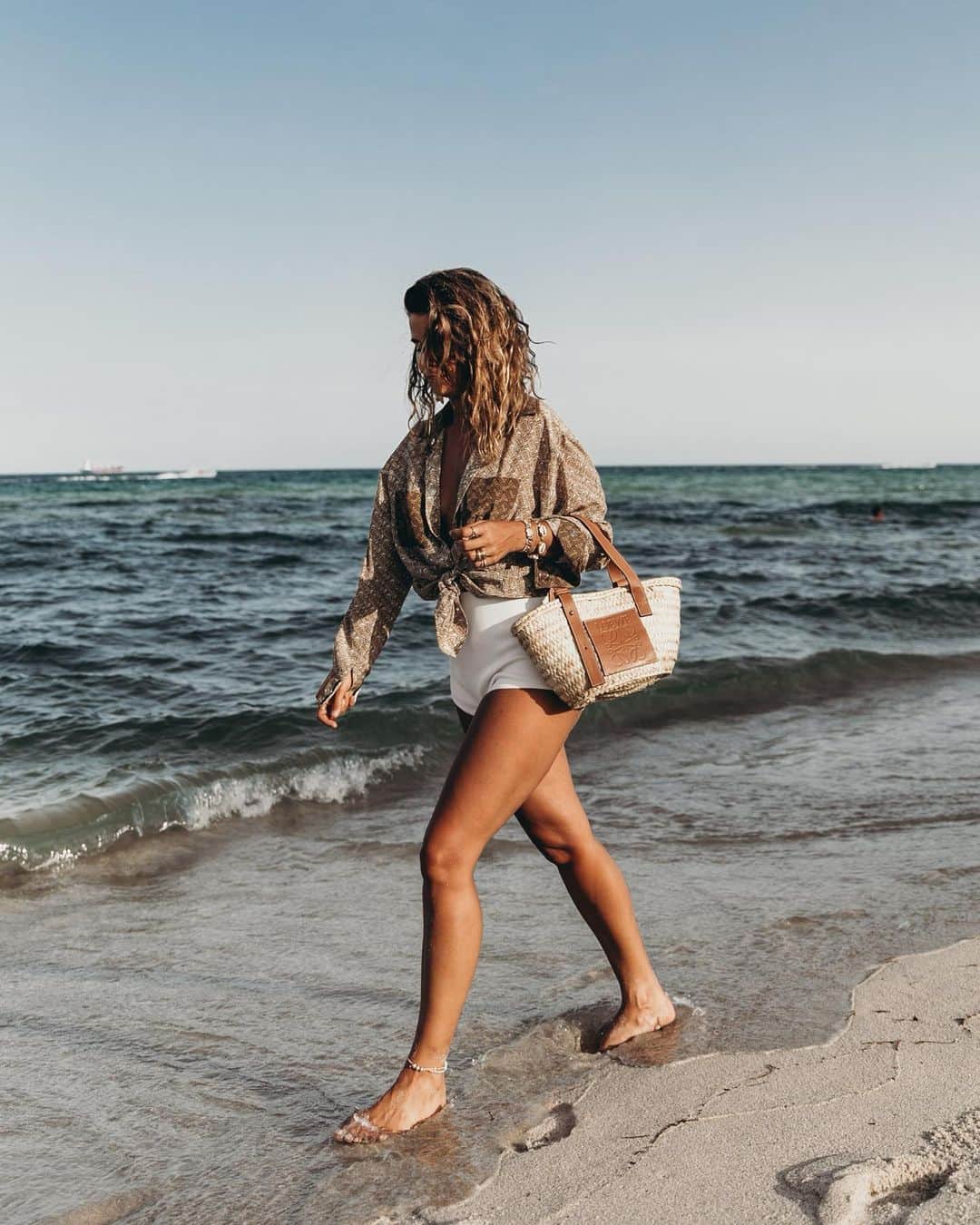 Collage Vintageのインスタグラム：「Salty hair and sun kissed 🌊」
