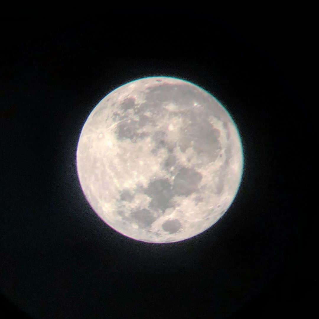 SUGIZOさんのインスタグラム写真 - (SUGIZOInstagram)「I Photographed Sturgeon Moon tonight!!😆 Too beautiful!!」8月4日 5時46分 - sugizo_official