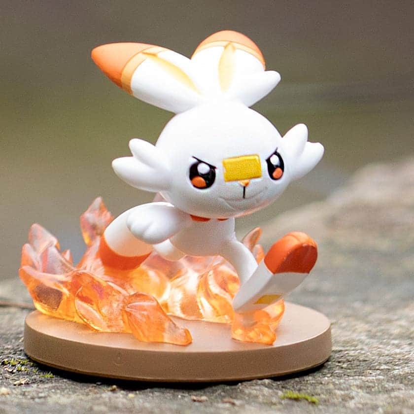 Pokémonさんのインスタグラム写真 - (PokémonInstagram)「Scorbunny strikes first at blazing speeds with its trusty Quick Attack! 🔥  Put your favorite starter Pokémon from Galar on display with this new Gallery Figure!   Tap the link in our bio to head to the #PokemonCenter, US Trainers.」8月4日 6時13分 - pokemon