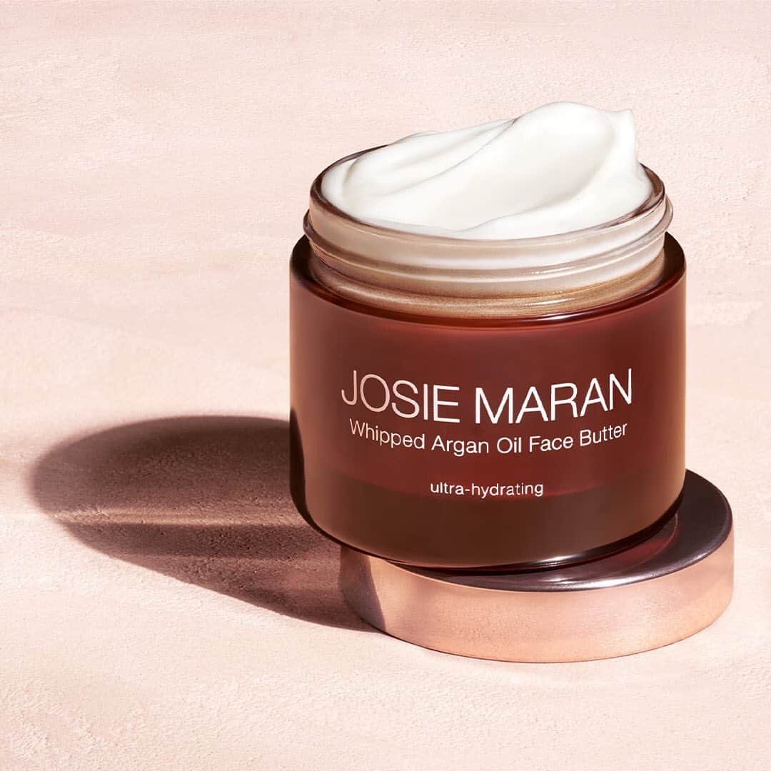 ジョジー・マランさんのインスタグラム写真 - (ジョジー・マランInstagram)「We dedicate this post to refreshing, smells-like-summer 🍉  In honor of #WatermelonDay, we’re reminding you that our fan favorite jar of Whipped Argan Face Butter comes in a *Fresh Watermelon* scent! 🍉 🍉🍉  As with all our scented products, we never use synthetic fragrance. In fact, we feature watermelon seed oil as one of the ingredients in our Face Butter due to its nurturing and moisturizing benefits — found in antioxidants, minerals and unsaturated fatty acids. (You know how we feel about our fatty acids!) ⠀⠀⠀⠀⠀⠀⠀⠀⠀ Leave some 🍉🍉🍉 if you’re a fan of watermelon! #skincare #cleanbeauty #arganoil #cleanskincare #skincareroutine #watermelon」8月4日 6時47分 - josiemaran