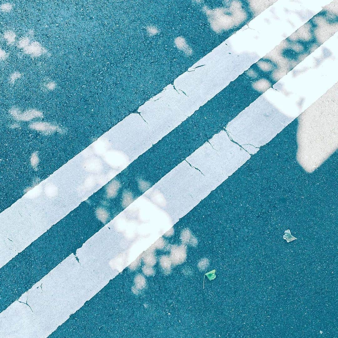 中野敬久さんのインスタグラム写真 - (中野敬久Instagram)「#lines #shadow #bright #two #hope #summer」8月4日 8時34分 - hirohisanakano