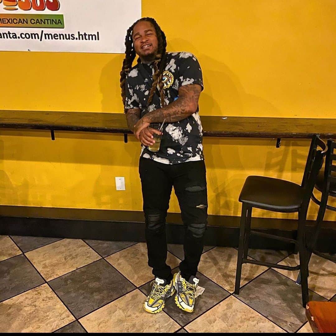 ワカ・フロッカ・フレイムのインスタグラム：「Only thing I didn’t share with you was my underwear Chaz 😂 I love brother 4L!!! HAPPY BORN DAY @chazgotti」
