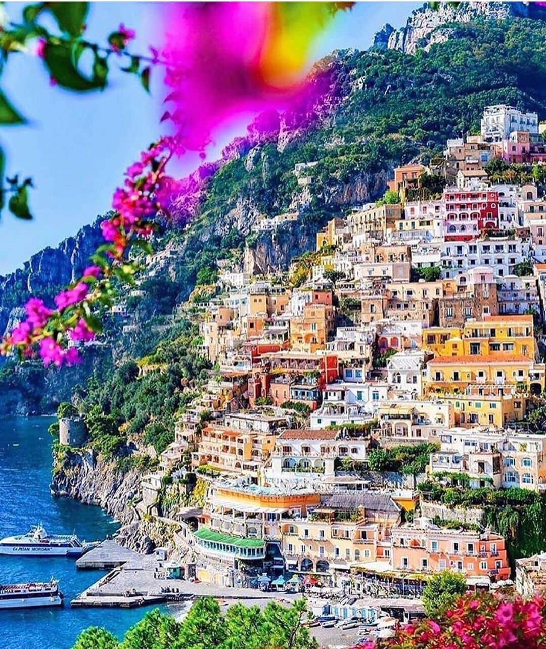 Awesome Wonderful Natureさんのインスタグラム写真 - (Awesome Wonderful NatureInstagram)「Positano, Italy Photo by @pinkines」8月4日 9時17分 - fantastic_earth