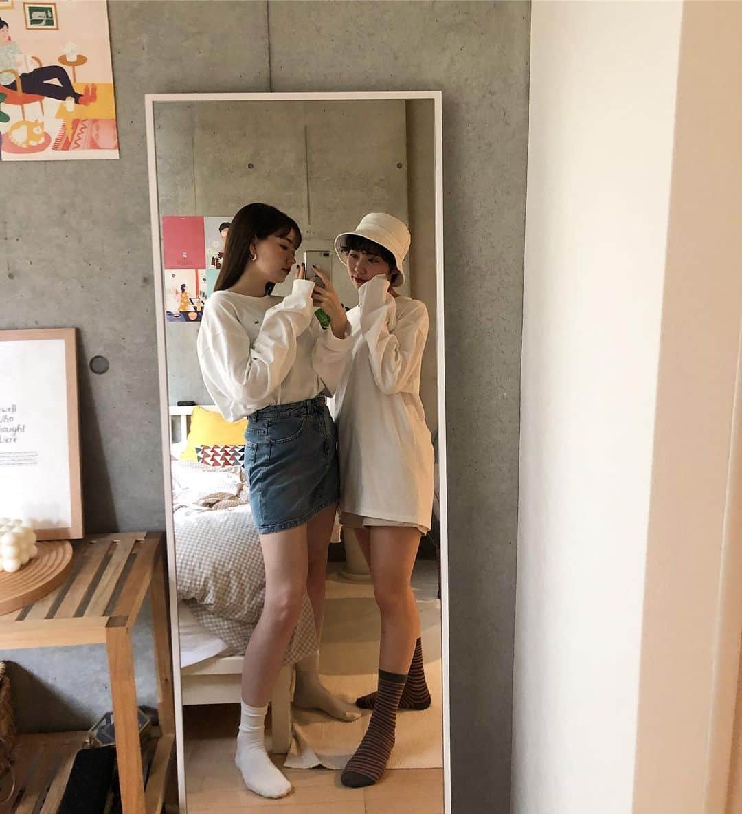 加藤愛里クリスティーナのインスタグラム：「tina girls⭐️✨ カップルでお揃いも可愛いけど、親友ちゃんたちとお揃いも是非してね🙈 友達と着てパジャマパーティーしても可愛いよ🌈 . . #4年ぶりくらいなのにパンツでウロウロできる関係って素敵」