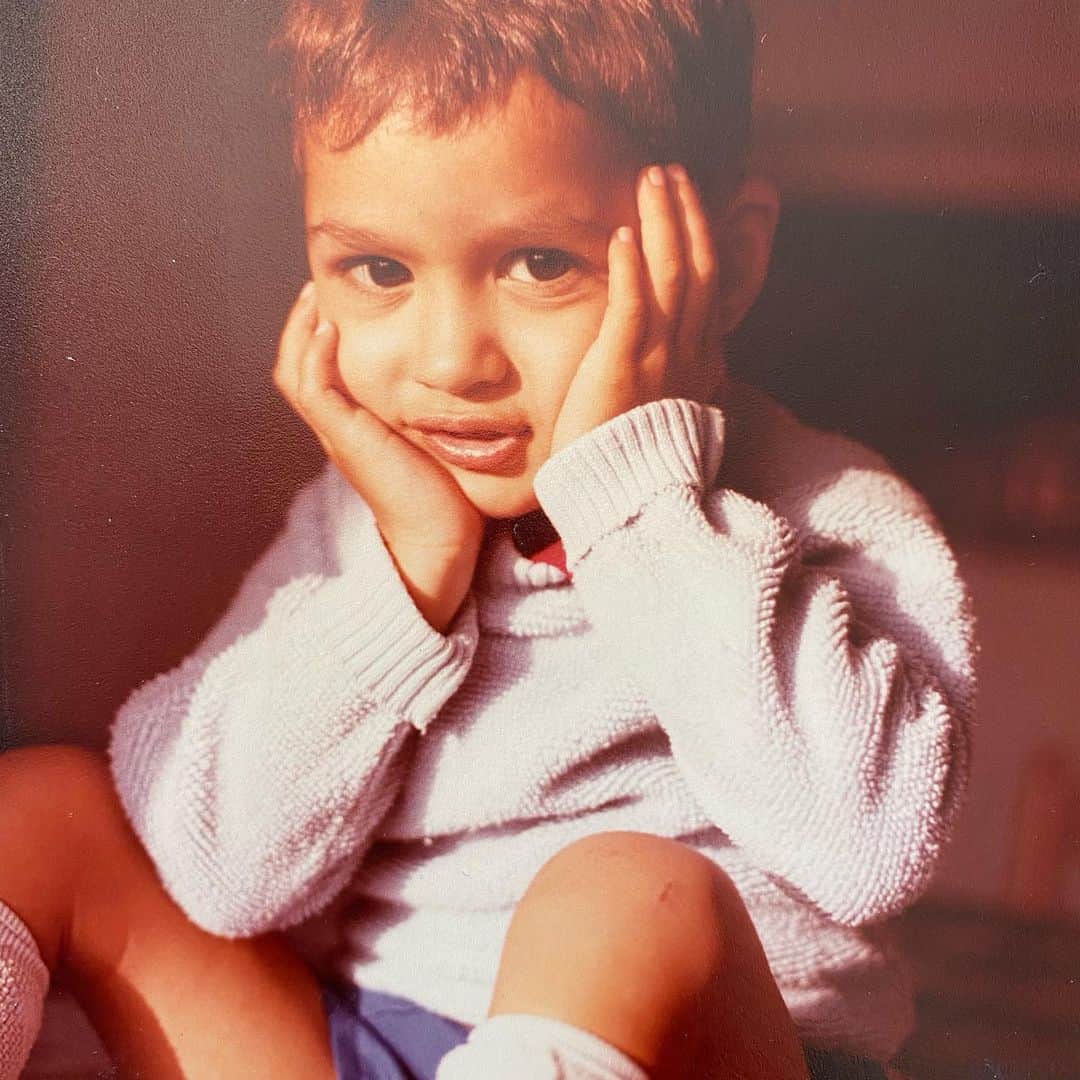 クナル・ネイヤーのインスタグラム：「What can I say? Once a poser, always a poser;) #babyraj」