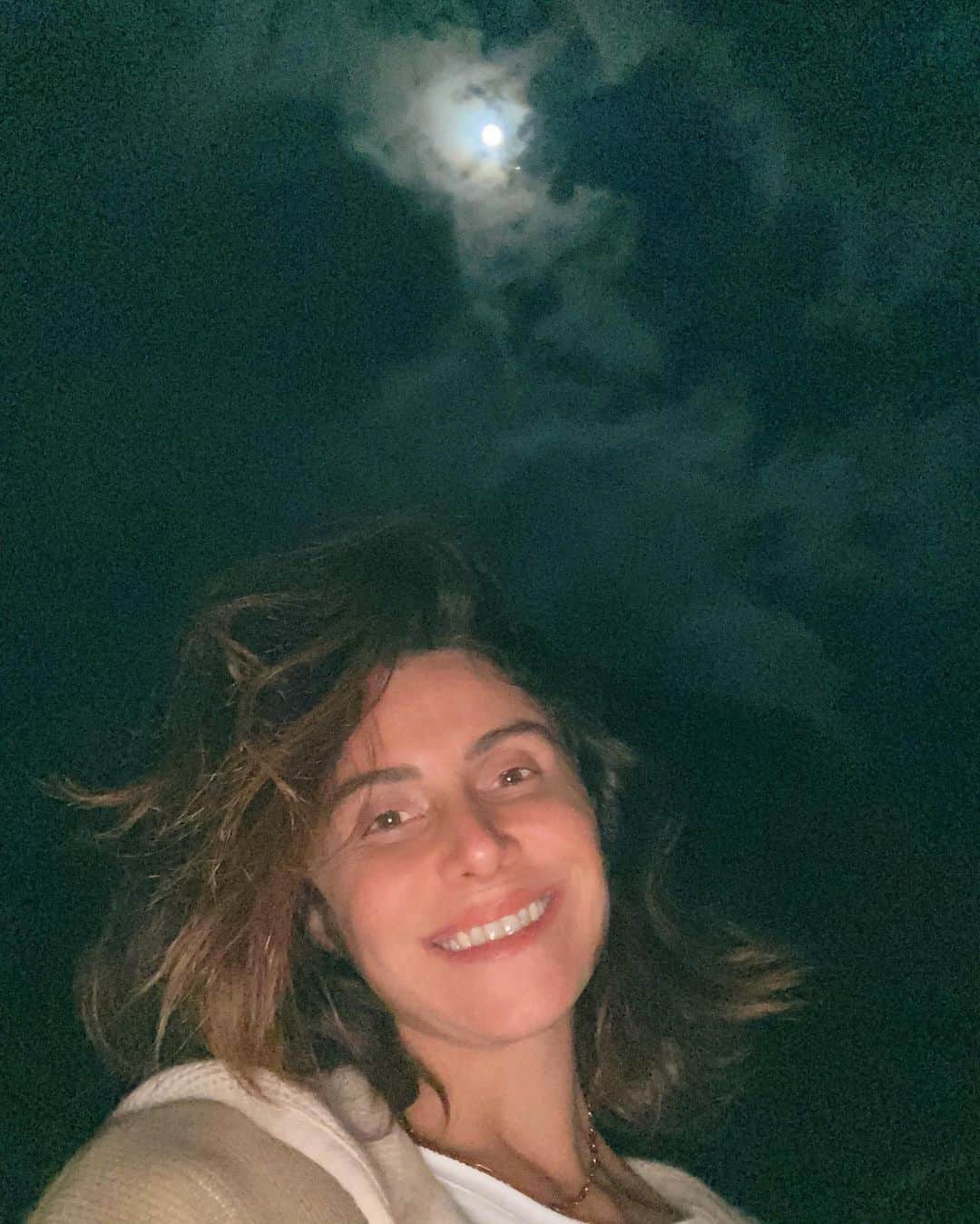 Giovanna Antonelliのインスタグラム：「#banhodelua🌙」