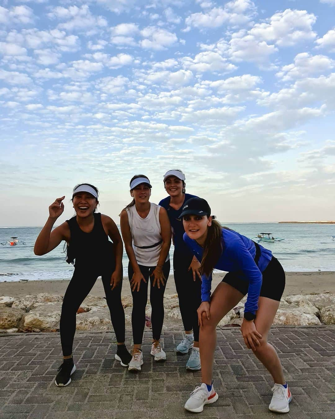 ルナ・マヤさんのインスタグラム写真 - (ルナ・マヤInstagram)「Morning run with view 🏃‍♀️🏃‍♀️ #bff #runner #bali」8月4日 9時58分 - lunamaya