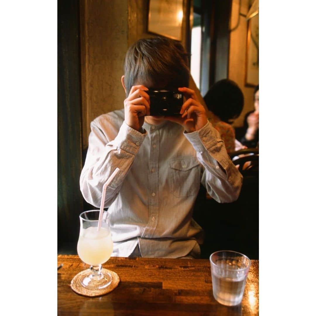 須賀健太のインスタグラム：「2015. おはようございますがけんた🌞 こんな髪色の時あったねぇー またしたい。」
