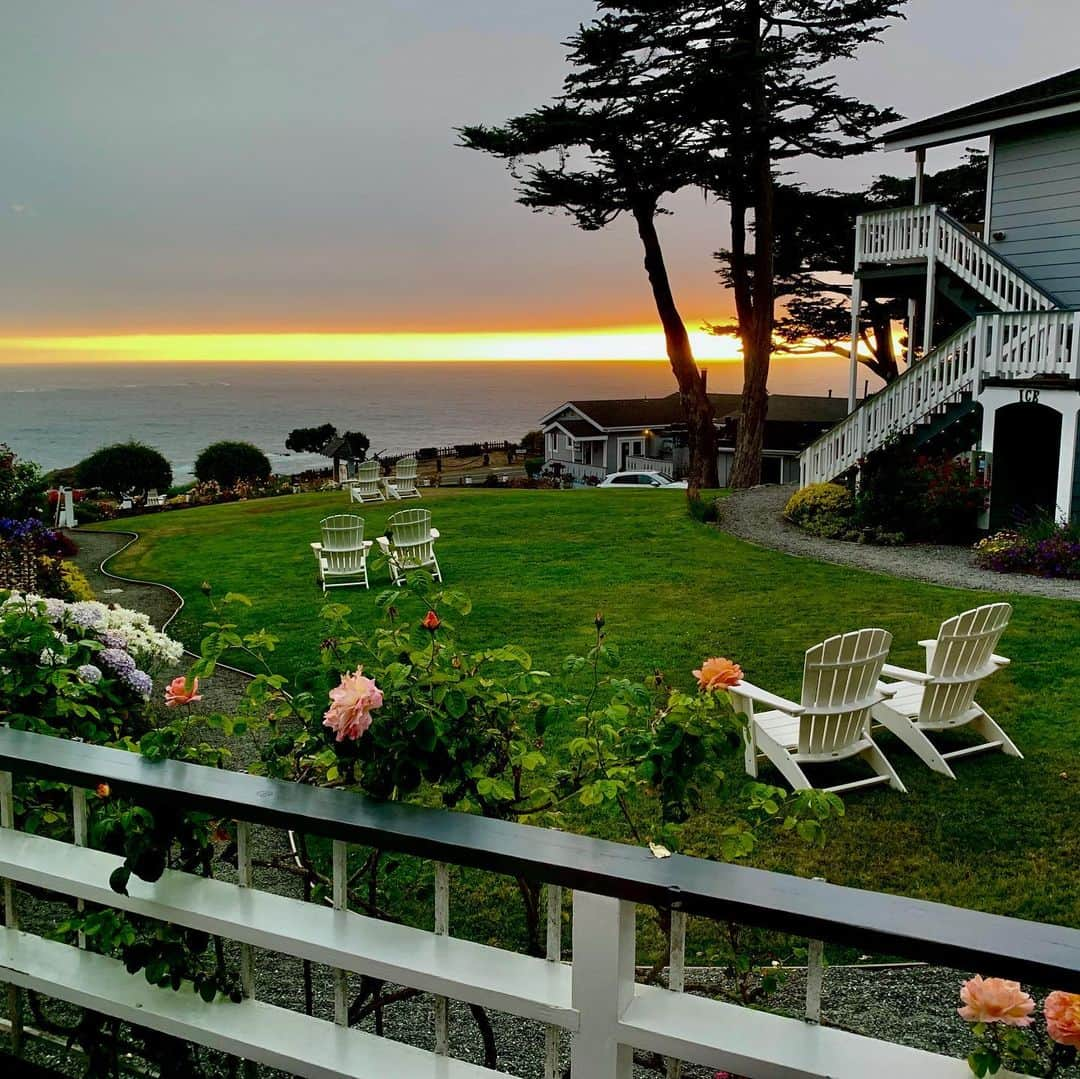 ネイサン・エイドリアンさんのインスタグラム写真 - (ネイサン・エイドリアンInstagram)「Take me back to our weekend getaway @halpal12 !  So glad to get out of the house and experience beautiful Mendocino County this past weekend. Getting away from the (oddly quiet) city life was good for the soul! Now back to the grind 🏊‍♂️ 🏋️‍♀️ 🍽 😴.」8月4日 10時25分 - nathangadrian