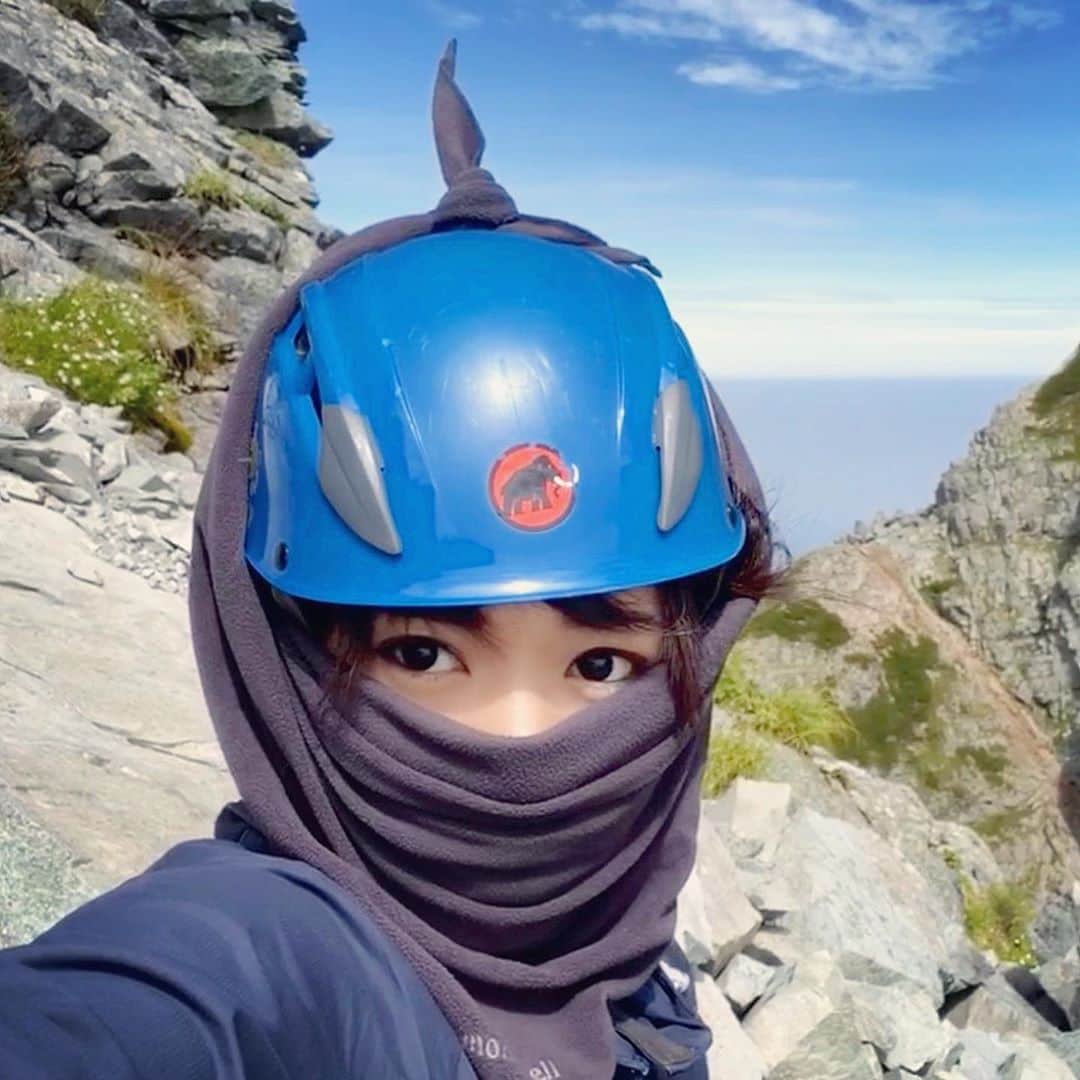 スーパーナブラのインスタグラム：「． ． 剱は快晴✨ ． 北海道の晴れ女と晴れ男のパワーが 剱に届いた😊😊😊 ． ． ♨️おしらせ♨️ 温泉動画をYouTubeで公開中です！ Instagramの自己紹介欄中のURLか YouTubeでスーパーナブラと検索して ぜひみてくださいね💕 ． #雷鳥#ライチョウ#剱岳#立山#富山#夏山 #登山#山ガール#風景#海#温泉#旅館 #新幹線#サンダーバード#黒部#車中泊 #景色#釣り#ブラックバス#マグロ #発見#おでかけ#女子旅#ツーリング #自然#釣り#釣りガール#YouTube#旅」