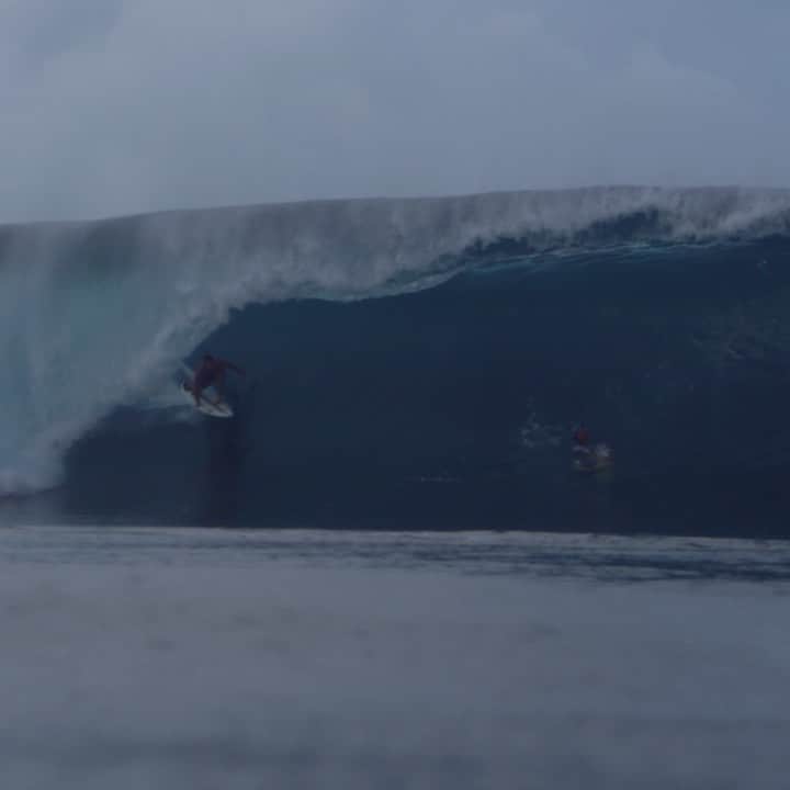 ミシェル・ボレーズのインスタグラム：「One wave ! When you come out ,does it mean you were not deep enough ? 🧐  @bogus689」