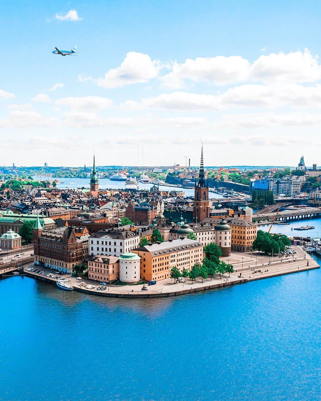 KLMオランダ航空さんのインスタグラム写真 - (KLMオランダ航空Instagram)「Thinking of a summer getaway to Scandinavia? Check out our stories to see which countries have reopened their borders. Don't forget to always check local entry requirements before booking a ticket! #KLM #Denmark #Sweden #Norway #Copenhagen #Stockholm #Oslo #Scandinavia」8月4日 22時05分 - klm