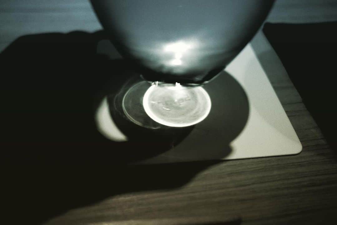 奇妙礼太郎さんのインスタグラム写真 - (奇妙礼太郎Instagram)「#grsnaps  #circle  #glass」8月4日 20時41分 - reitaro_strange