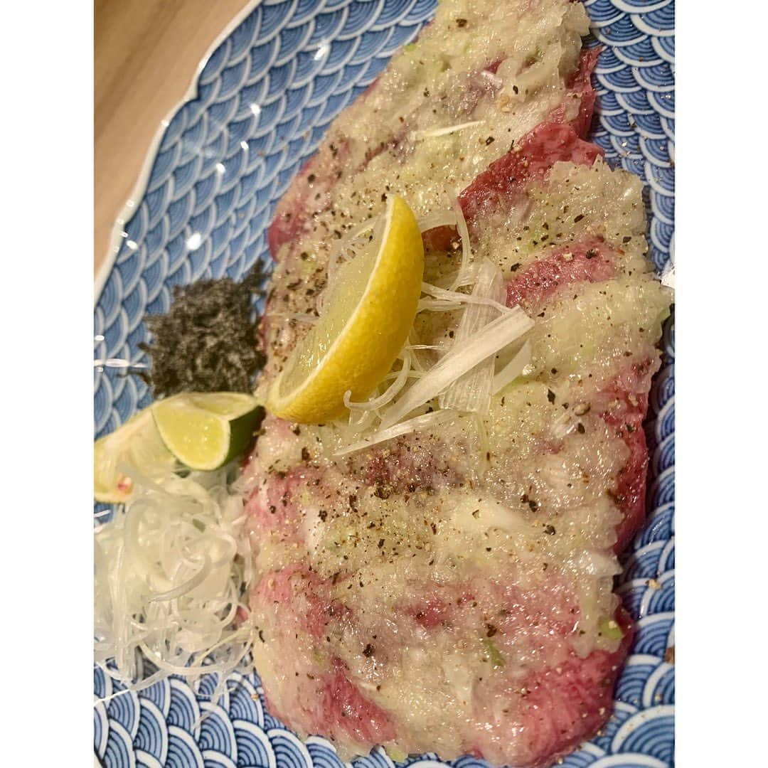 笹丘明里さんのインスタグラム写真 - (笹丘明里Instagram)「. 主人の経営する焼肉店 【BEEF MAN】六本木本店🐮🥩✨ . 全席個室に大改装＆メニューも パワーアップしてリニューアル オープンしています🐮💪💖 . ①神戸牛のサガリ ②極上厚切りタン塩 ③黒毛和牛のネギタン塩 ④神戸牛のシャトーブリアン . 「次はいつ お客さんとして行けるかな〜〜♪」っと、 常に企んでいる今日この頃です🤤💭💓笑 . パワーアップしたビーフマン🐮👑 ぜひ、お待ちしております☺️🙏🌸 . #焼肉 #ビーフマン #beefman #リニューアルオープン #全個室 #全席個室 #個室焼肉 #プロ野球 #横浜 #ベイスターズ #npb #六本木 #関内 #元プロ野球選手 #元プロ野球選手の店 #baystars #横浜ベイスターズ #人気店 #ヤクルトスワローズ #ubereats #神戸牛 #テイクアウト #焼肉弁当 #人気店 #お持ち帰り弁当 #個室ディナー #都内個室 #六本木グルメ #焼肉屋の嫁 #シャトーブリアン #笹丘明里」8月4日 20時45分 - akari_sasaoka