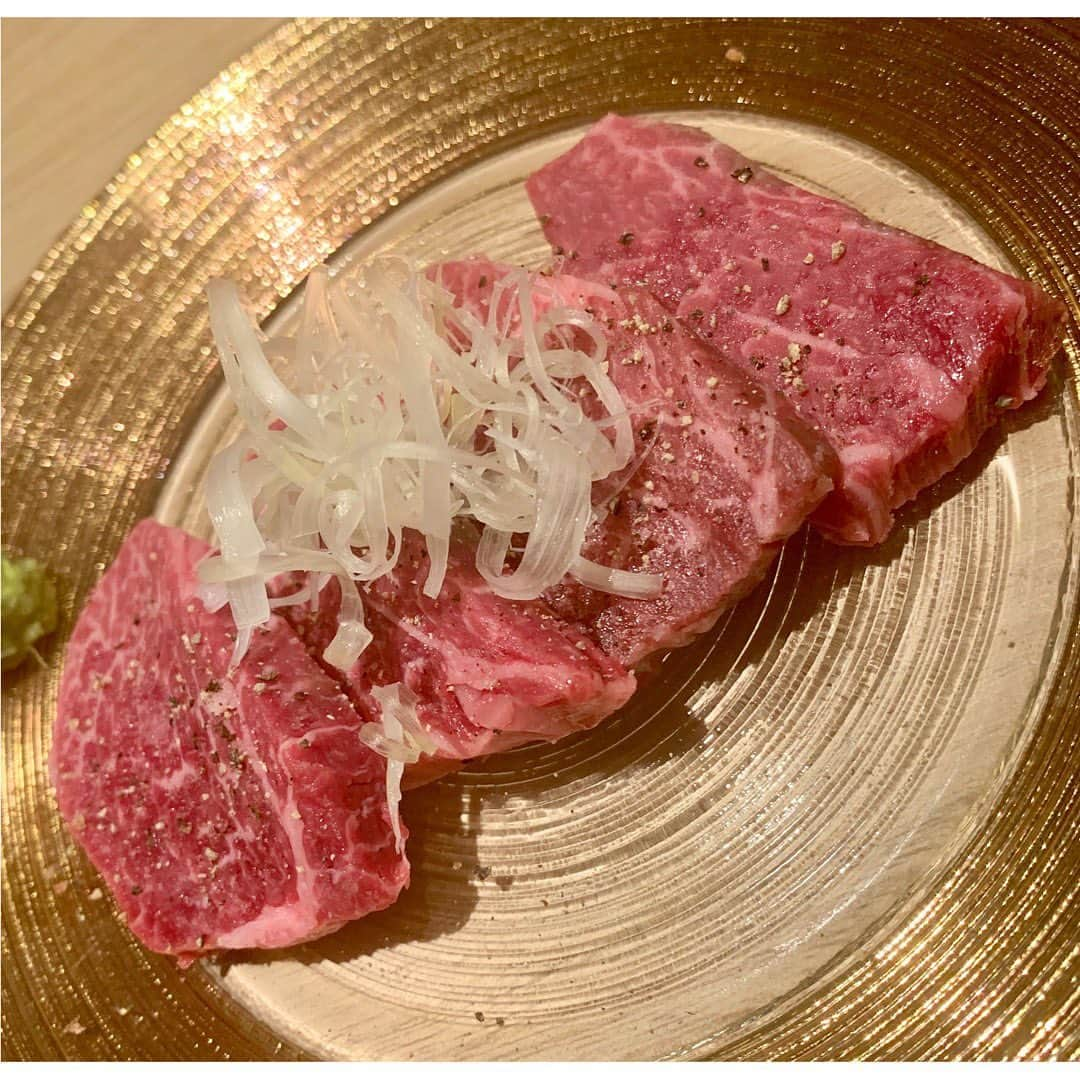 笹丘明里さんのインスタグラム写真 - (笹丘明里Instagram)「. 主人の経営する焼肉店 【BEEF MAN】六本木本店🐮🥩✨ . 全席個室に大改装＆メニューも パワーアップしてリニューアル オープンしています🐮💪💖 . ①神戸牛のサガリ ②極上厚切りタン塩 ③黒毛和牛のネギタン塩 ④神戸牛のシャトーブリアン . 「次はいつ お客さんとして行けるかな〜〜♪」っと、 常に企んでいる今日この頃です🤤💭💓笑 . パワーアップしたビーフマン🐮👑 ぜひ、お待ちしております☺️🙏🌸 . #焼肉 #ビーフマン #beefman #リニューアルオープン #全個室 #全席個室 #個室焼肉 #プロ野球 #横浜 #ベイスターズ #npb #六本木 #関内 #元プロ野球選手 #元プロ野球選手の店 #baystars #横浜ベイスターズ #人気店 #ヤクルトスワローズ #ubereats #神戸牛 #テイクアウト #焼肉弁当 #人気店 #お持ち帰り弁当 #個室ディナー #都内個室 #六本木グルメ #焼肉屋の嫁 #シャトーブリアン #笹丘明里」8月4日 20時45分 - akari_sasaoka