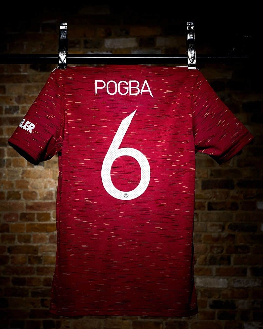 マンチェスター・ユナイテッドさんのインスタグラム写真 - (マンチェスター・ユナイテッドInstagram)「Whose name are you getting on the back of our new 2020/21 home shirt? 💭 #MUFC #Pogba」8月4日 21時04分 - manchesterunited