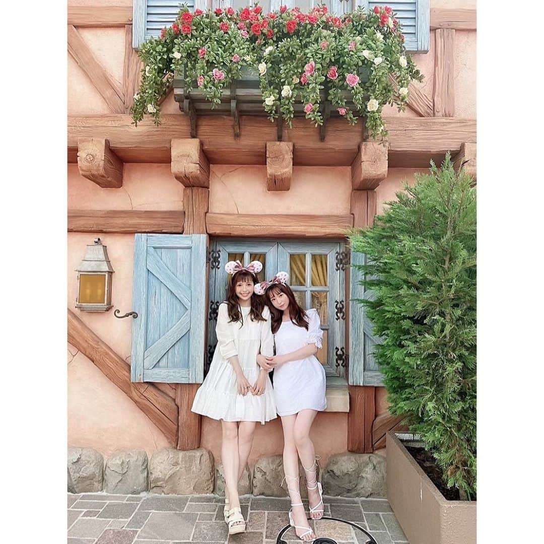 堀尾実咲のインスタグラム：「みるめろ🤍🐭🐭🤍  ※お食事中とお写真撮る時以外はマスクつけてます😌  #ディズニー #ディズニーランド #東京ディズニーランド #TDL #ディズニーリゾート #東京ディズニーリゾート #disney #disneyland #tokyodisneyland #disneyresort」