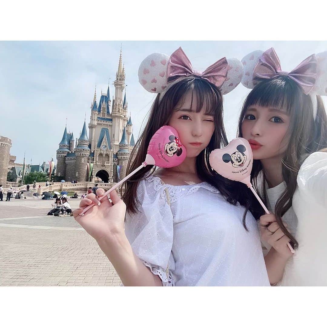 堀尾実咲さんのインスタグラム写真 - (堀尾実咲Instagram)「みる子との思い出いっぱい 🤍🐭🐭🤍  楽しかった☺️ またいっしょにいこね💖  ※お食事中とお写真撮る時以外はマスクつけてます😌  #ディズニー #ディズニーランド #東京ディズニーランド #TDL #ディズニーリゾート #東京ディズニーリゾート #disney #disneyland #tokyodisneyland #disneyresort」8月4日 21時22分 - misaki.horio