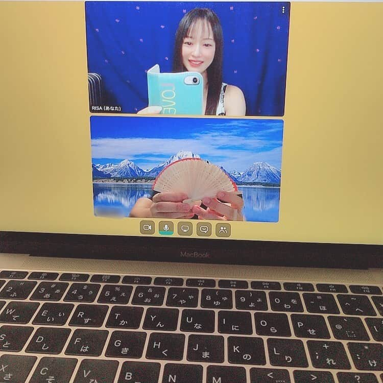 吉山りささんのインスタグラム写真 - (吉山りさInstagram)「スナックりさ🥂  マンツーRISAひとりじめ  ありがとうございました👩🏻‍💻🥂✨  リピート5回目？6回目？ ありがとうございます😍  100回で手料理ひとりじめりさ会へご招待とかありかな？とたった考えて呟いてみる😂  いつもありがとうございます☺️  #吉山りさ #スナックりさ #りさ会  #オンライン飲み会 #オンライン飲み #マンツーマン #ひとりじめ #ありがとうございました #リピート #嬉しい #🙇🏻‍♀️ #オンライン #おうち時間 #おうち #自宅 だから安心😊 #お酒 #乾杯 #2人きり #プライベート なお話 #😎 #お酒好き女子 #stayhome #夏休み」8月4日 21時25分 - oreorerisa