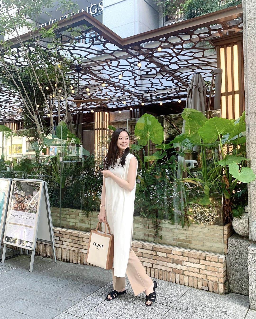 川瀬莉子さんのインスタグラム写真 - (川瀬莉子Instagram)「. 夏だね！暑いね！！ みんな水分補給しまくろうね🌞」8月4日 21時25分 - kawase_riko_official