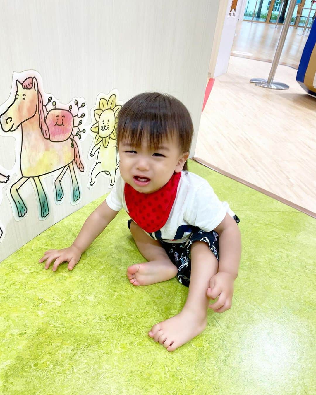 Momoeのインスタグラム：「. .  おれ帰る💢 . . #happy #家事 #育児 #family #家族 #boy #smile #男の子 #息子 #code #love #lucky #kids #子供 #thankyou #宝物 #ベビー #fashion #follow #心 #縁 #パパ #ママ #家族写真 #男の子ママ #赤ちゃん写真 #photo #子育て #1歳 #flower」